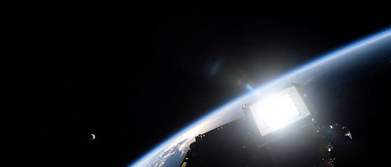 Проект Suncatcher от компании Google нацелен на проверку возможности размещения инфраструктуры искусственного интеллекта на низкой околоземной орбите