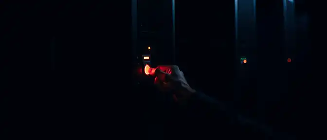 Роб Николлс призывает к введению крупных штрафов за сокрытие данных о кибератаках на системы искусственного интеллекта